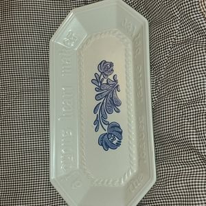 Pfaltzgraff, Yorktowne Bread Plate. 12x6